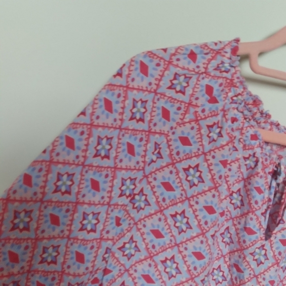 Talbots Geometric Print V Neck Tie Neck Quarter Sleeve Blouse Size Small - Picture 3 of 9